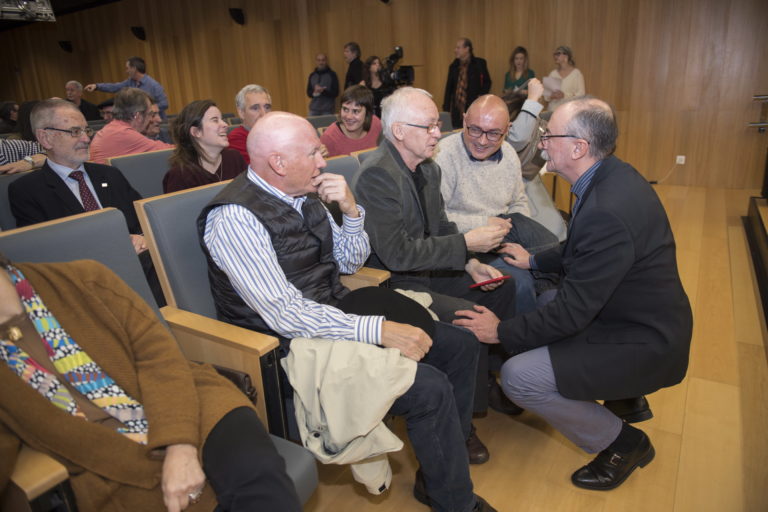 2018-12-18, Donostia. Demokrazia Bai-ren agerraldia. Estatus berri bati buruzko agiria, eta agiri hori sostengatzen duten sinadurak aurkeztuo dituzte. Han izan dira, besteak beste, Juan Jose Ibarretxe, Joseba Azkarraga, Iñigo Iruin, Rafa Diez, Nekane Alzelai.
18-12-2018, San Sebastián. Comparecencia de Demokrazia Bai, para presentar un manifiesto sobre el nuevo estatus y las firmas que lo sustentan. Comparecerán entre otros Juan Jose Ibarretxe, Joseba Azkarraga, Iñigo Iruin, Rafa Diez, Nekane Alzelai.